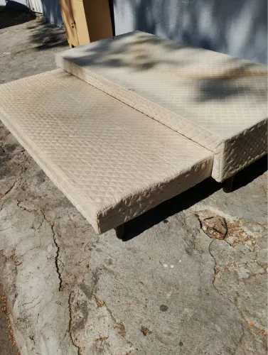 Cama de solteiro com cama auxiliar em baixo
