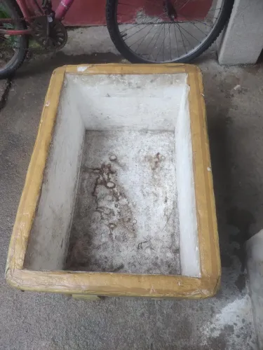 Caixa Térmica Grande - Aproximadamente 124 Litros