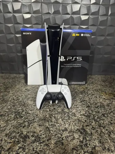 PS5 Slim Digital Semi Novo.