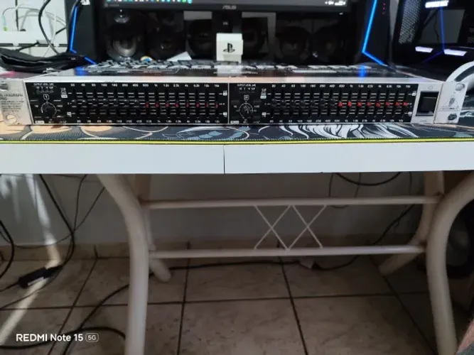 EQUALIZADOR BEHRINGER ULTRAGRAPH PRO