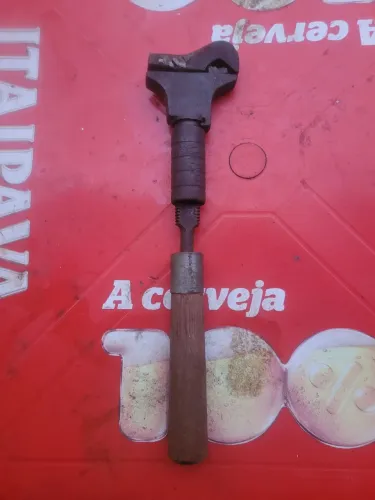 Chave de grife antigo