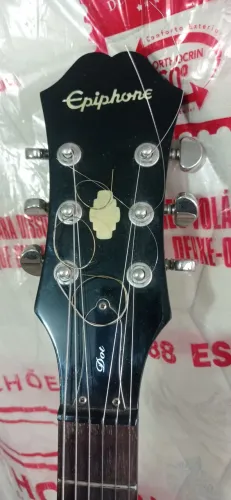 Guitarra Epiphone semiacustica Dot 335