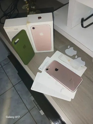 Vendo iphone 7 em perfeitas condições aparelho de unico dono todo original 