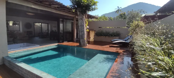 Casa á venda com Piscina Particular - Maresias - Canto do Moreira