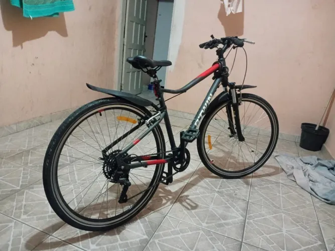 Bike semi-nova aro 700