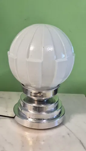  ART DECO Luminária de mesa base madeira com alumínio polido em degraus com cúpula rara