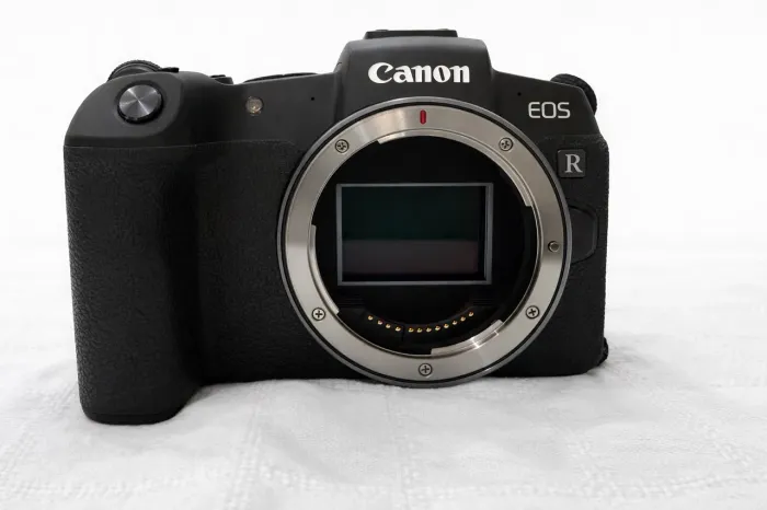 Câmera Canon EOS RP 26MP Full Frame + Tela Articulável