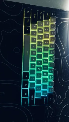 Teclado Gamer 60% RGB