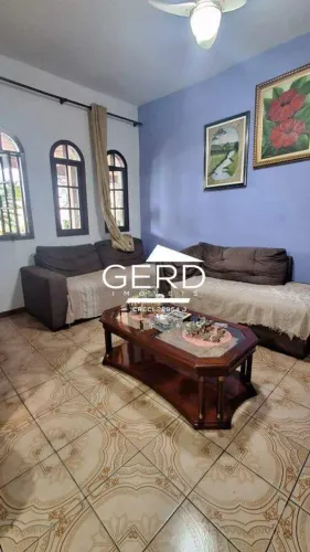 Casa à Venda em Osasco com 4 Quartos e Quintal Amplo