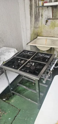 Fogão industrial de inox 4 bocas