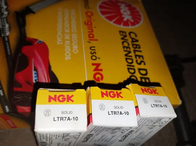 Jogo de velas e cabos ngk ford ka e fiesta 