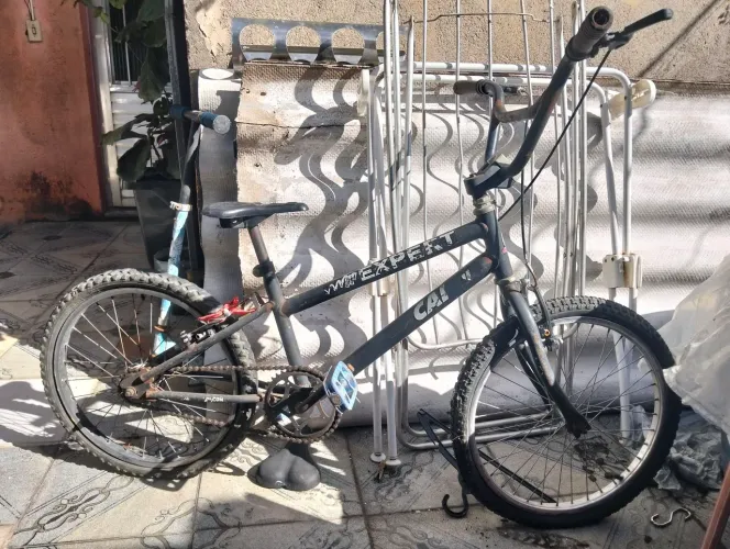 Bicicleta usada para criança
