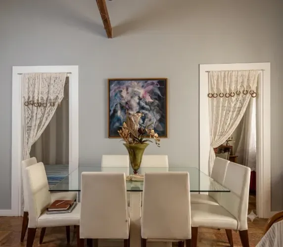 Mesa de Vidro com 08 Cadeiras