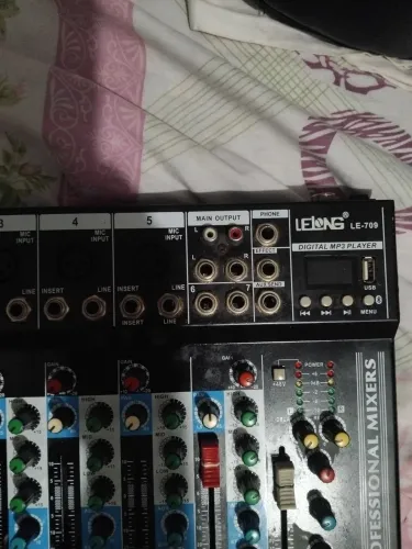 Mesa de som