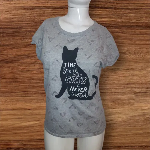 Camiseta com estampa de gato