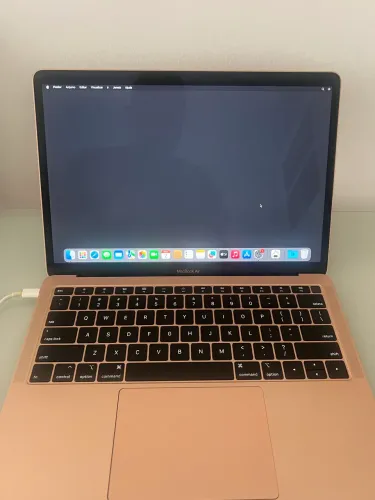 MacBook Ai1932 Dourado 