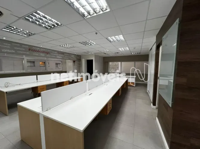 Vende ou Aluga se Conjunto Comercial no Itaim Bibi 152m2