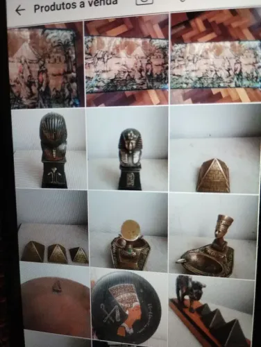 Vendo objetos de decoração do Egito. Veja fotos