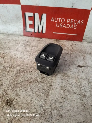 Botão dos vidros dianteiros Peugeot 206 2002 1.0