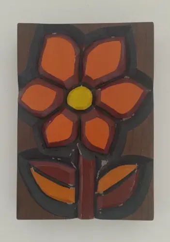 Quadro em madeira entalhada