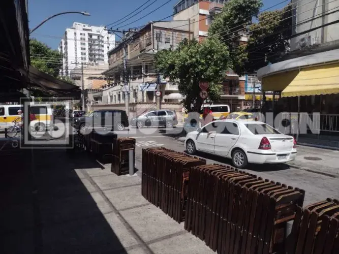 Julio Bogoricin vende Casa duplex situada na Rua Ribeiro Guimarães