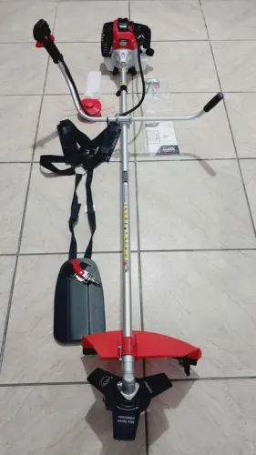 Roçadeira a Gasolina 52cc Motor 2HP C/ Acessórios- Toyama (nova)