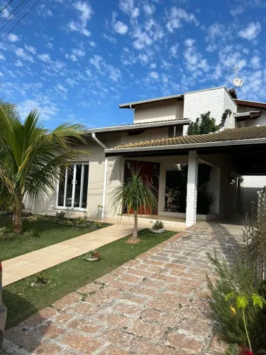 Sobrado à venda com 4 quartos no Condomínio Villaggio Capriccio, Louveira.
