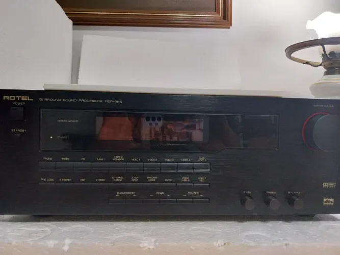 Processador de Áudio Rotel RSP-966