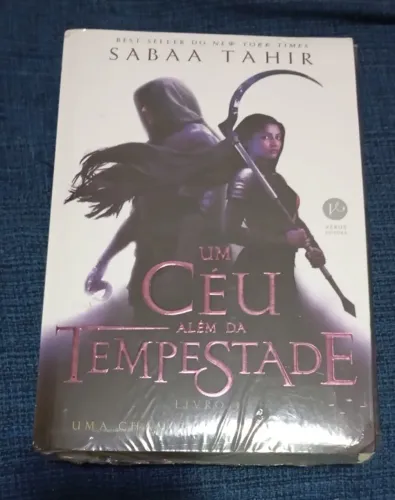 Livro Um Céu Além Da Tempestade Vol. 4 Uma Chama Entre As Cinzas ( LACRADO )