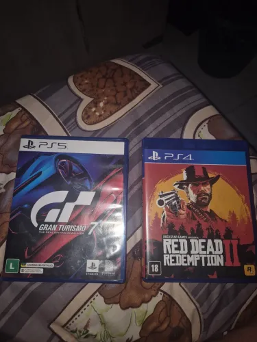 Vendo dois jogos red dead gran turismo 7
