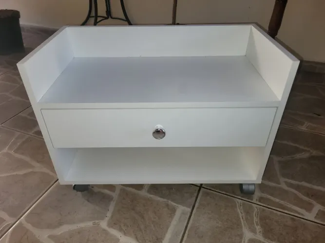 Mesinha de cabeceira