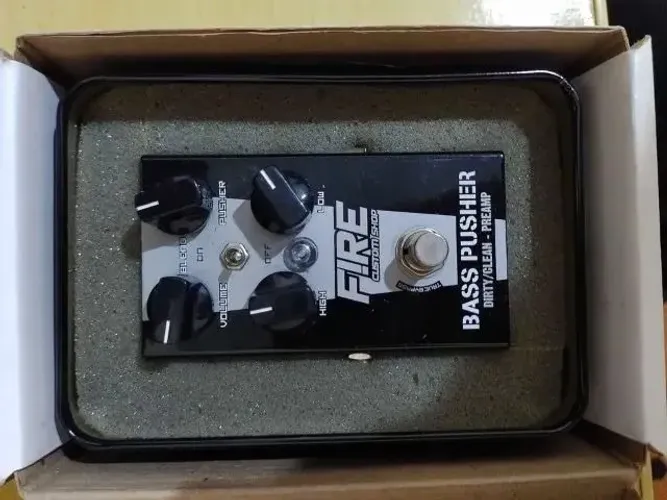 Pedal Pré-amplificador para Baixo Fire Pursher - com fonte