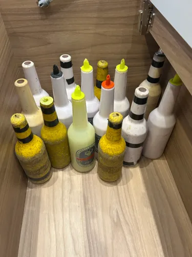 Garrafas de flair e malabares usada