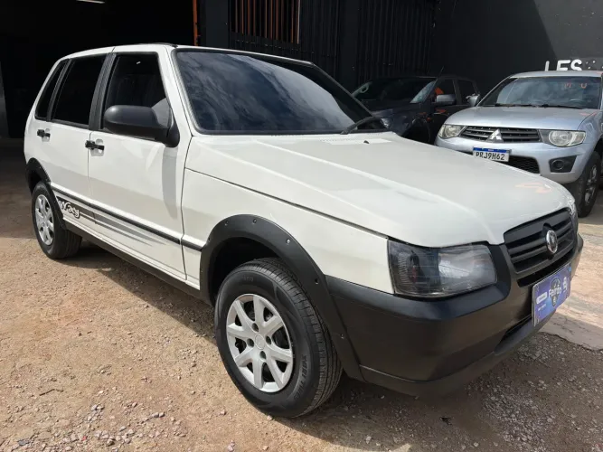 Fiat Uno Mille WAY Eco.xingu 1.0 F.flex 8V 5P 2013