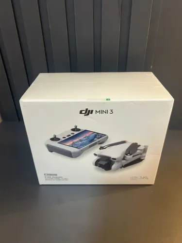 Drone DJI Mini 3 - Novo - Combo Fly more Com tela 