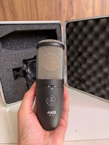 Microfone AKG P420