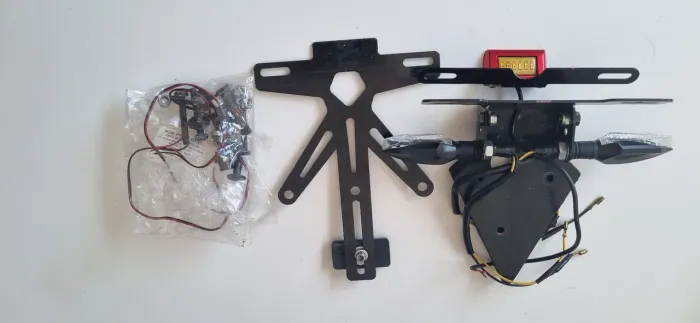 Eliminador de rabeta suporte placa Triumph Daytona 675