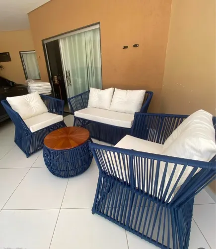 Conjunto de Sofá e Cadeiras Azul com Design Moderno