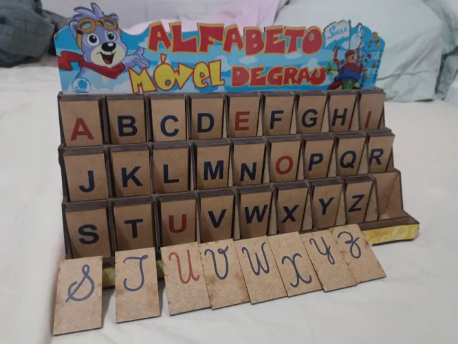 Alfabeto movel em degrau