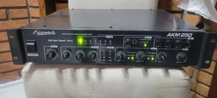 Amplificador AKM 250