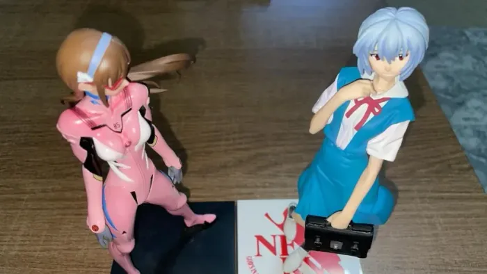 Combo com Rei Kaworu e Mari Makinami de Evangelion 2 lindas figuras com 20/22 cm
