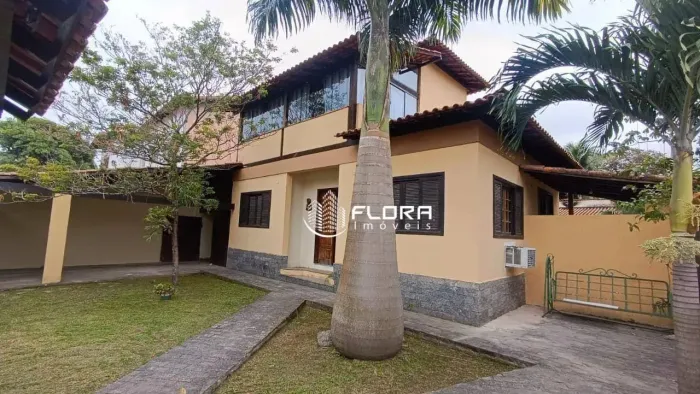 Casa com 3 dormitórios à venda, 150 m² por R$ 870.000,00 - Itaipu - Niterói/RJ