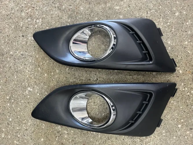Grade Moldura Farol de Milha Sonic