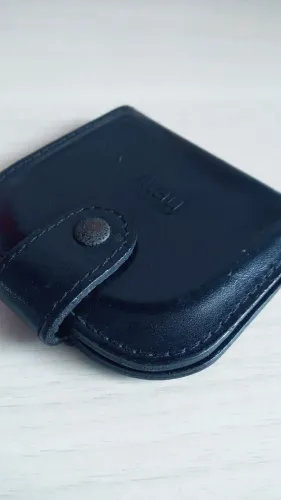 Antigo Porta Moedas   em  couro natural  item de coleção.