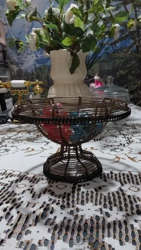 Fruteira de metal antiga
