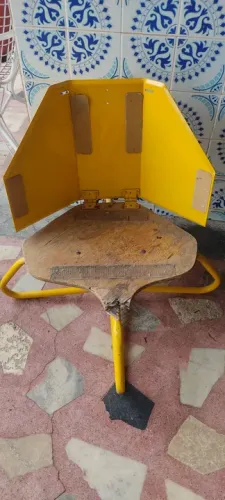 Cadeira metalica DOAÇÃO