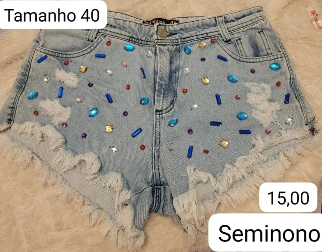 Shorts Jeans Feminino com Detalhes