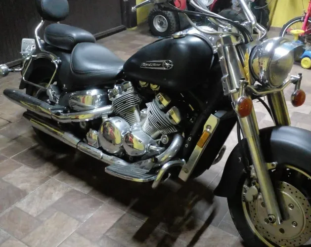 Vendo ou troco Yamaha Royal Star 1300 com 35 mil km rodados