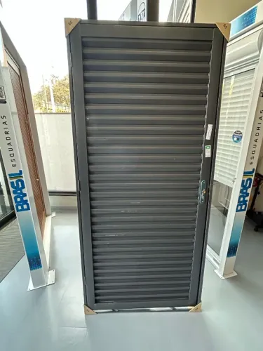 Porta laminada para banheiro pne 215 alt x 100 largura