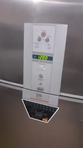 Geladeira inox 409 litros